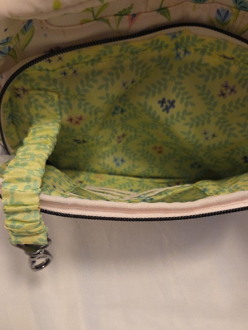 Lug LEGACY Ranger Quilted Floral Crossbody Bag - Cream - Picture 6 of 7